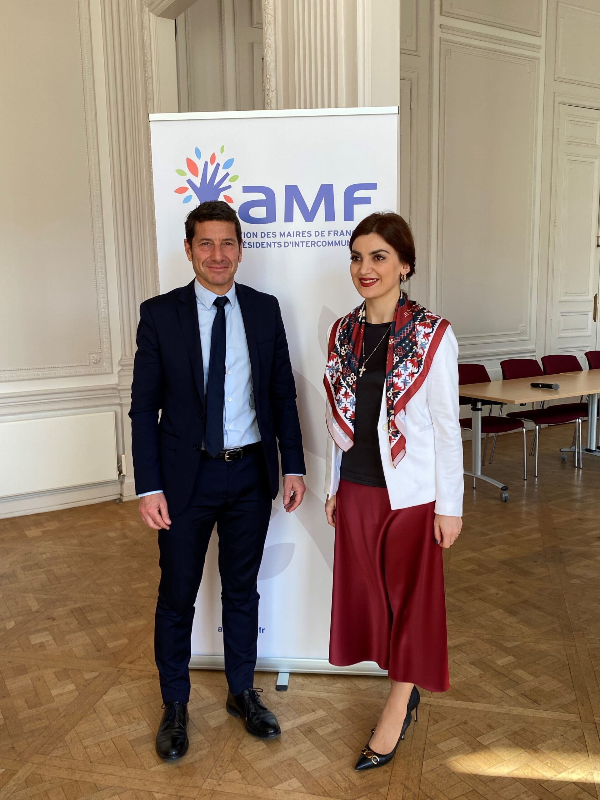 David Lisnard rencontre Diana Gasparyan, maire d’Etchmiadzine et première femme maire d’Arménie