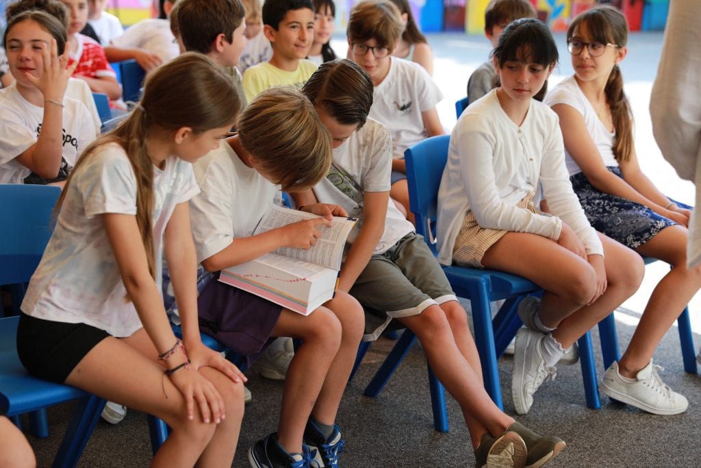 Ateliers de grec et de latin, Éducation Artistique et Culturelle, dispositifs pour encourager la lecture : David Lisnard a présenté les axes principaux de la rentrée scolaire 2024/2025 — illustration 1