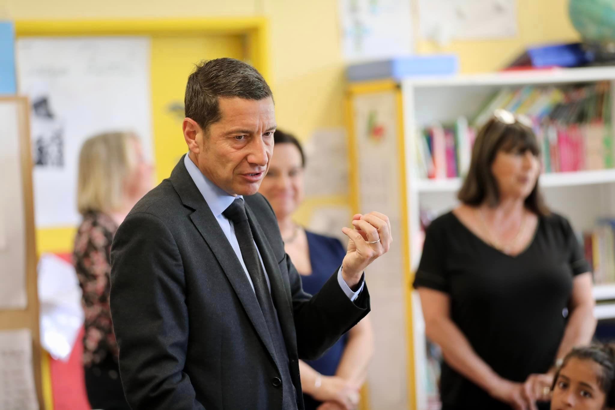 David Lisnard et Alexandra Martin à l'école de La Frayère pour parler de civisme, culture, philosophie et appareil législatif français