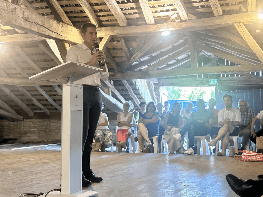 À Varennes-Saint-Sauveur, David Lisnard fustige la technocratie et appelle à un sursaut de responsabilité