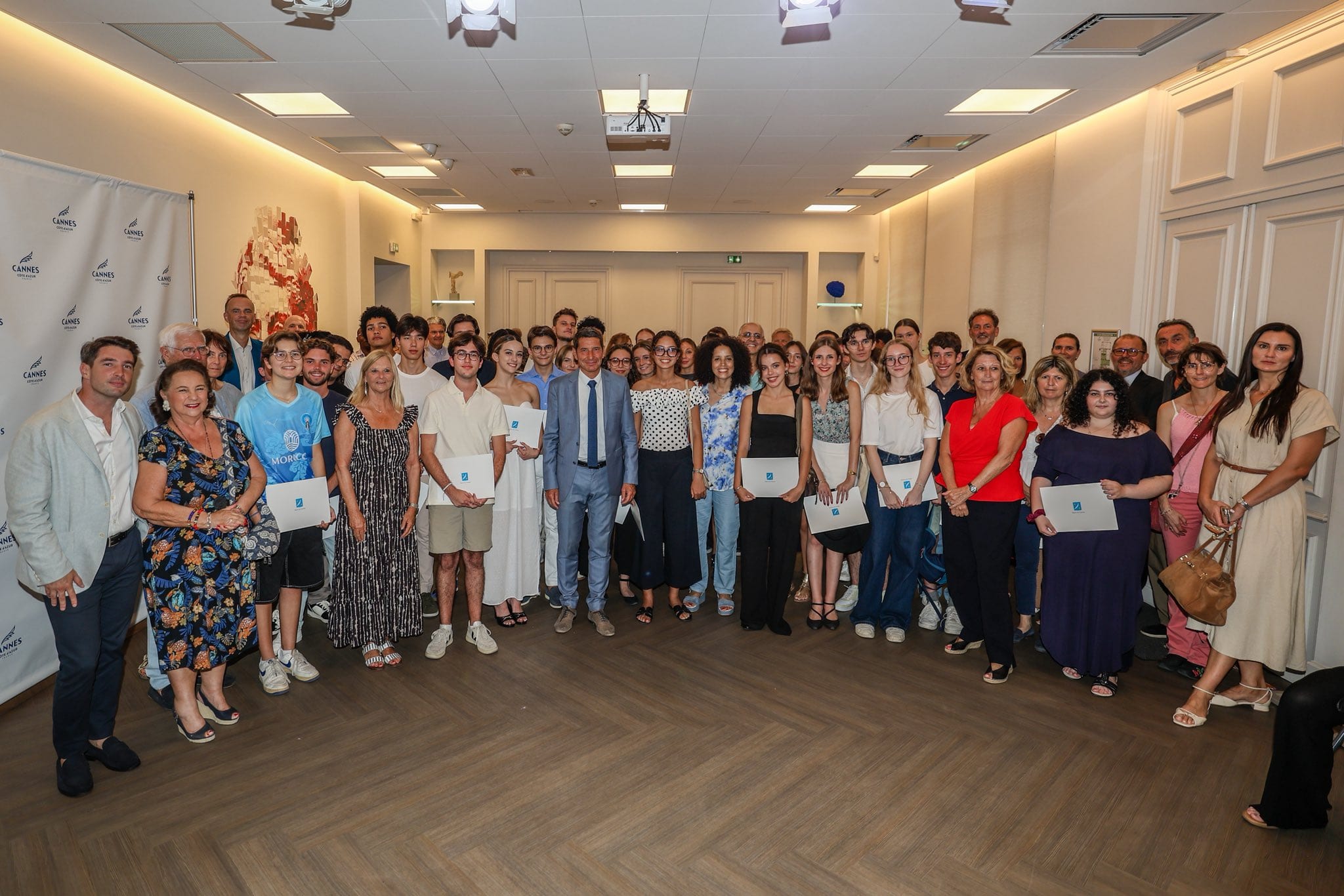33 bacheliers cannois primés pour leur mérite et leur excellence scolaire