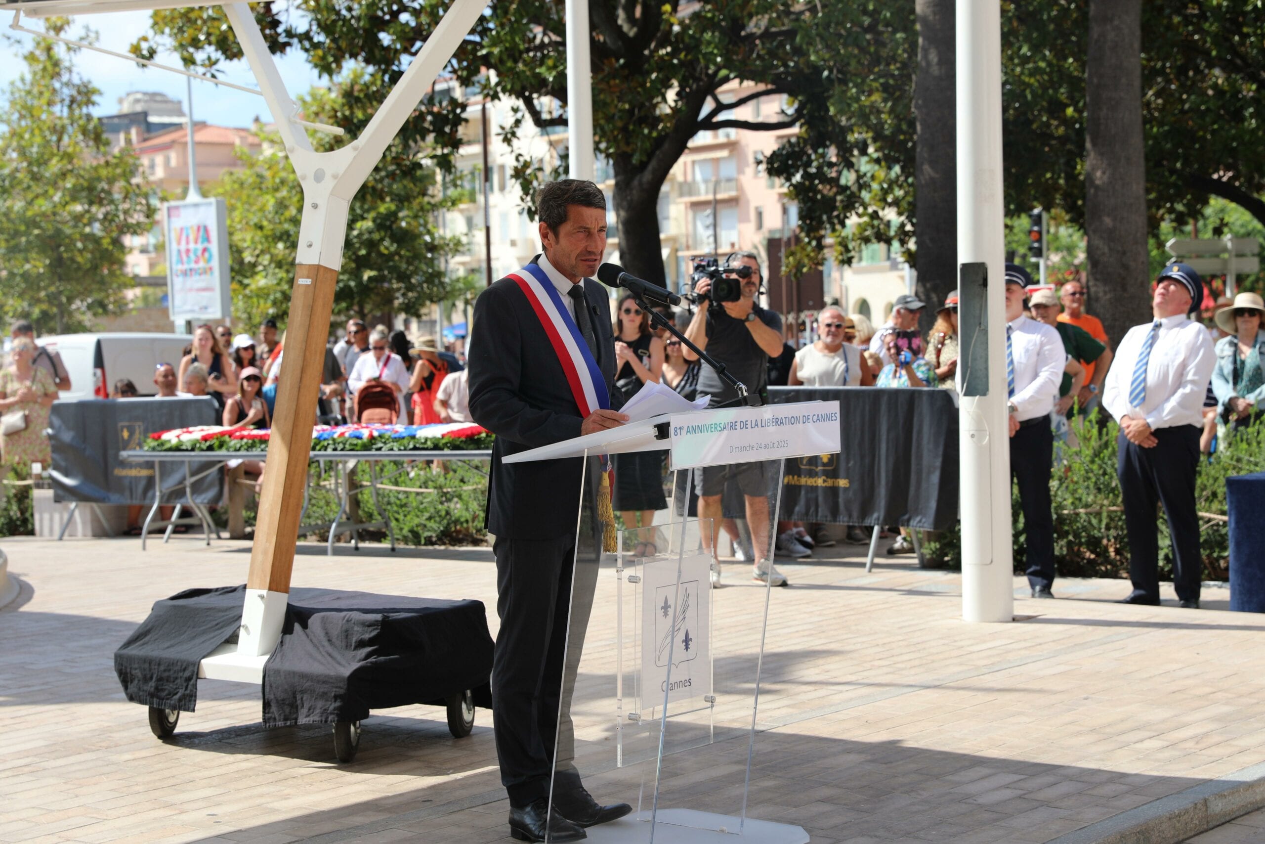David Lisnard préside les cérémonies des 81 ans de la Libération de Cannes