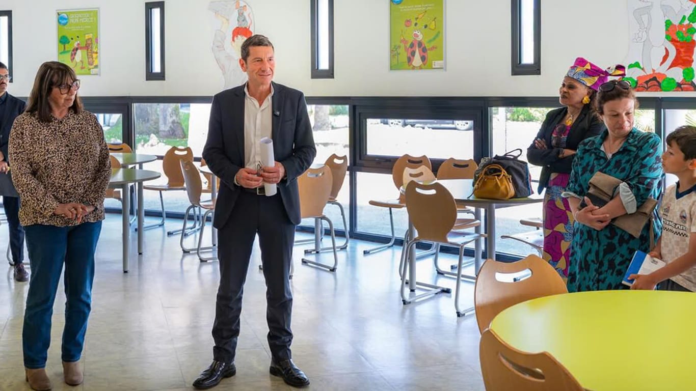 « Quand il fait 40 degrés, il faut du bon sens » : à Cannes, la climatisation s’installe peu à peu dans les écoles face aux fortes chaleurs