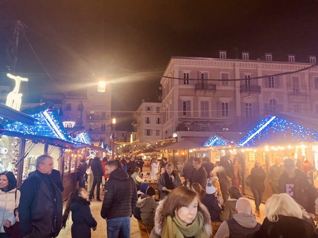 Fêtes de fin d'année : David Lisnard est venu saluer les commerçants et forains du Village de Noël et de la Fête foraine de Cannes — illustration 1