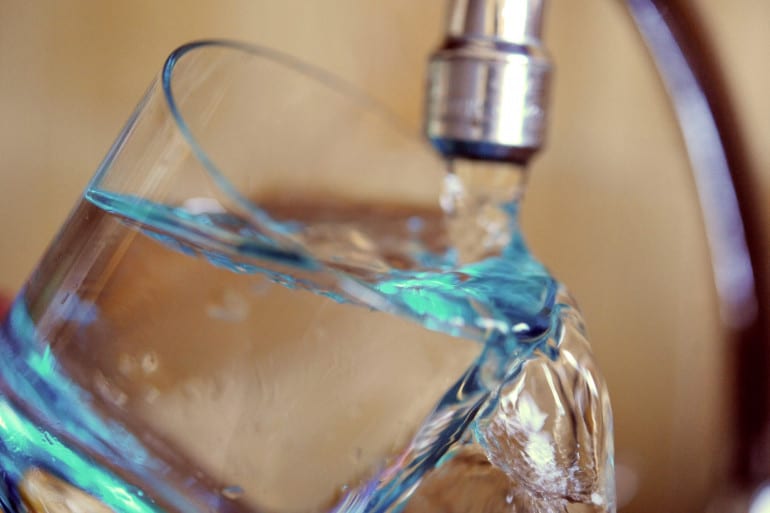 Pourquoi l'eau de Cannes est une des meilleures et moins chères de France ?