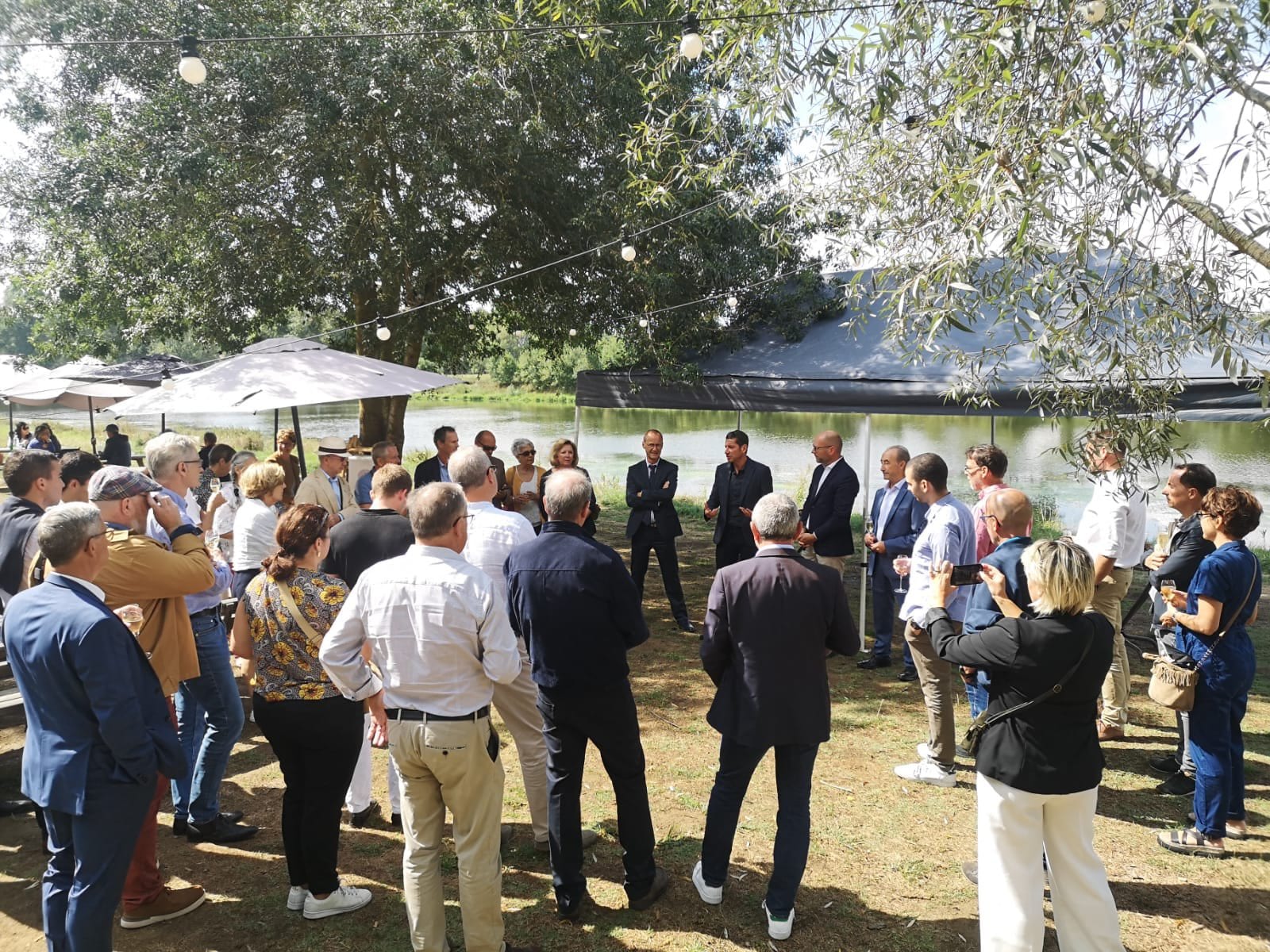 David Lisnard participe à une réunion publique organisée par Stéphane Piednoir à Cantenay-Epinard