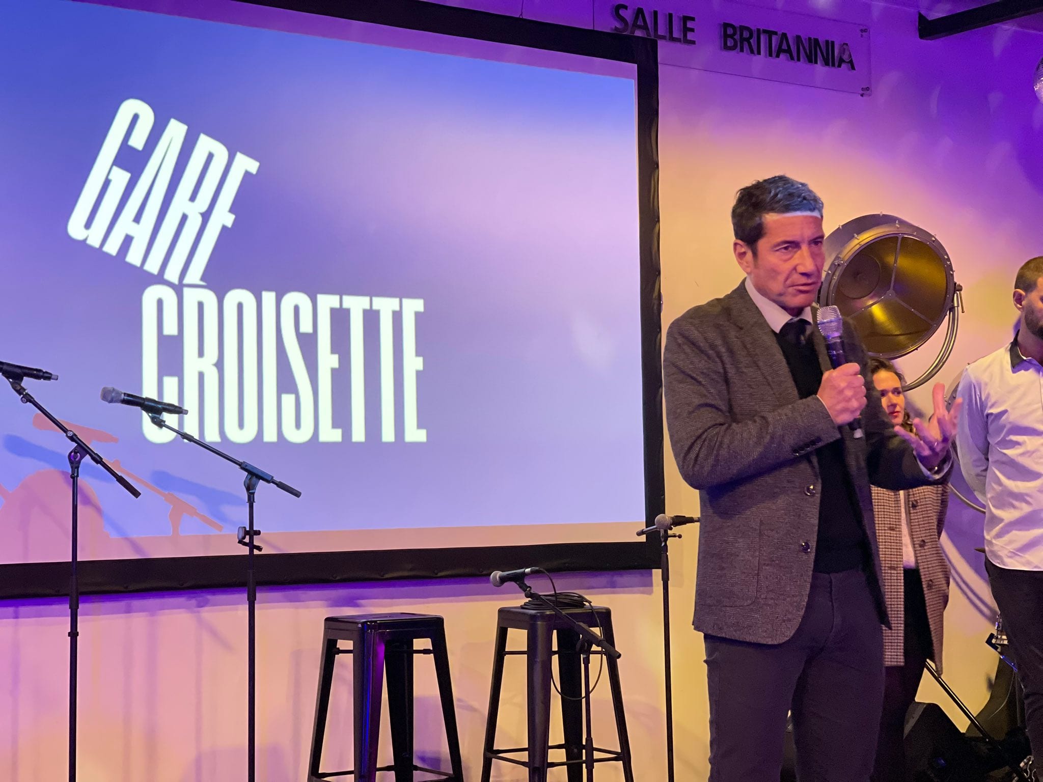 David Lisnard inaugure Gare Croisette, le nouvel espace culturel infini et éphémère dédié aux arts et aux savoir-faire cannois