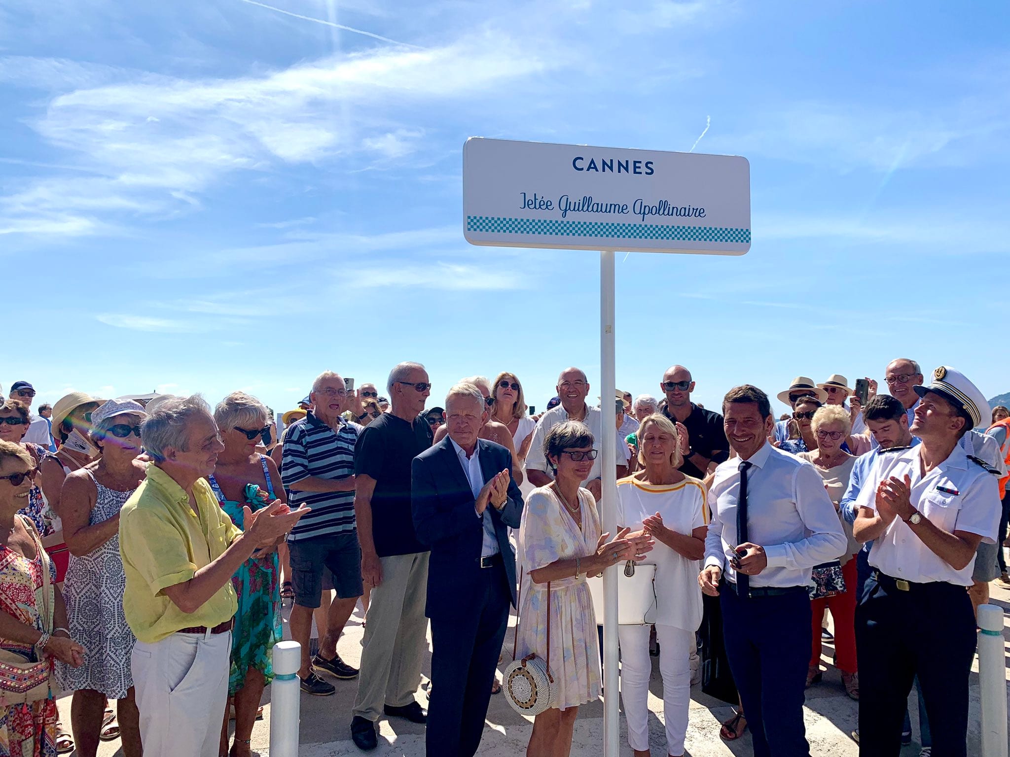 David Lisnard inaugure la jetée Guillaume Apollinaire, ancien ponton de la Darse abandonné par l'Etat