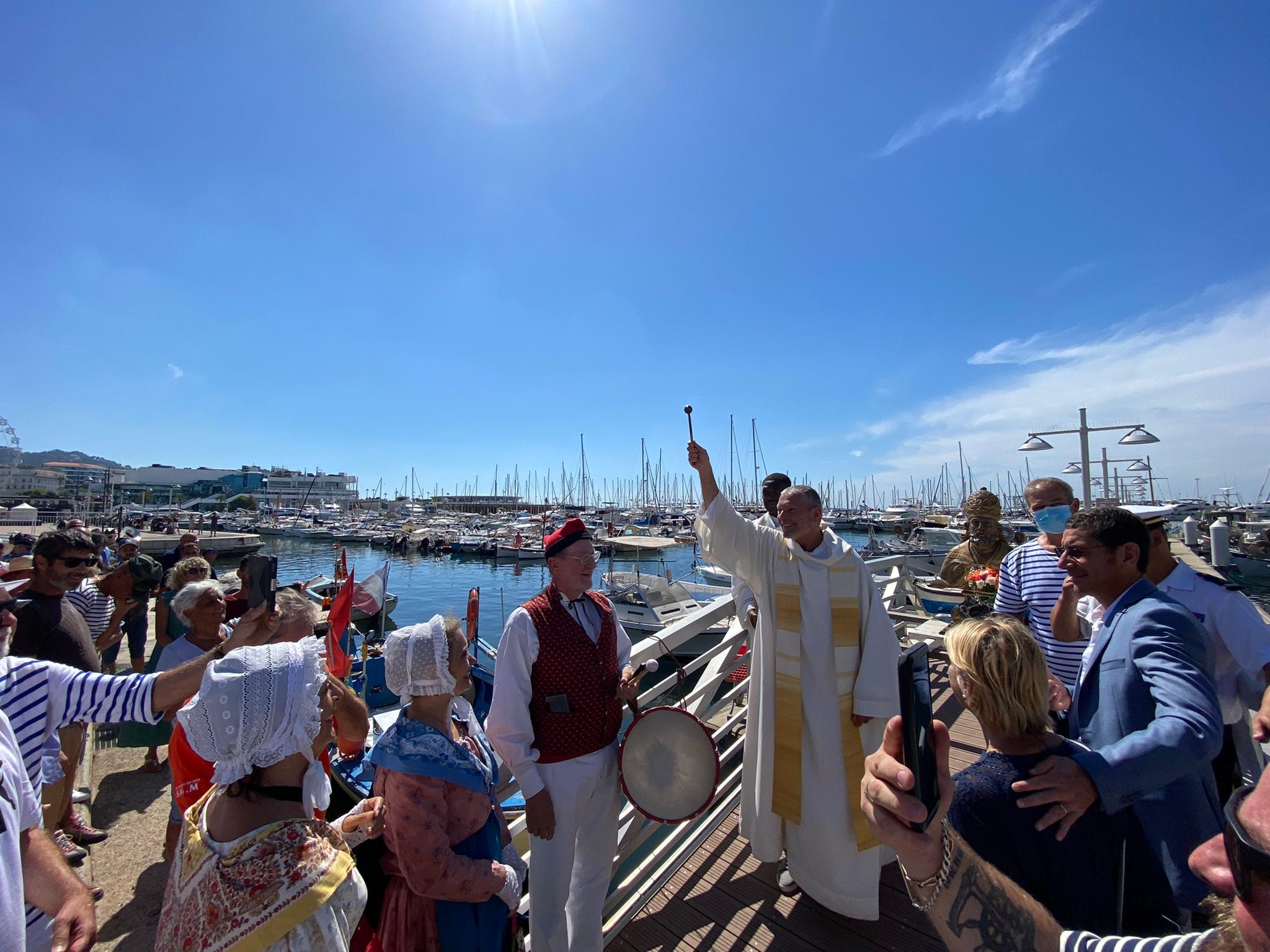 David Lisnard avec les pêcheurs cannois pour fêter la Saint-Pierre, leur saint patron
