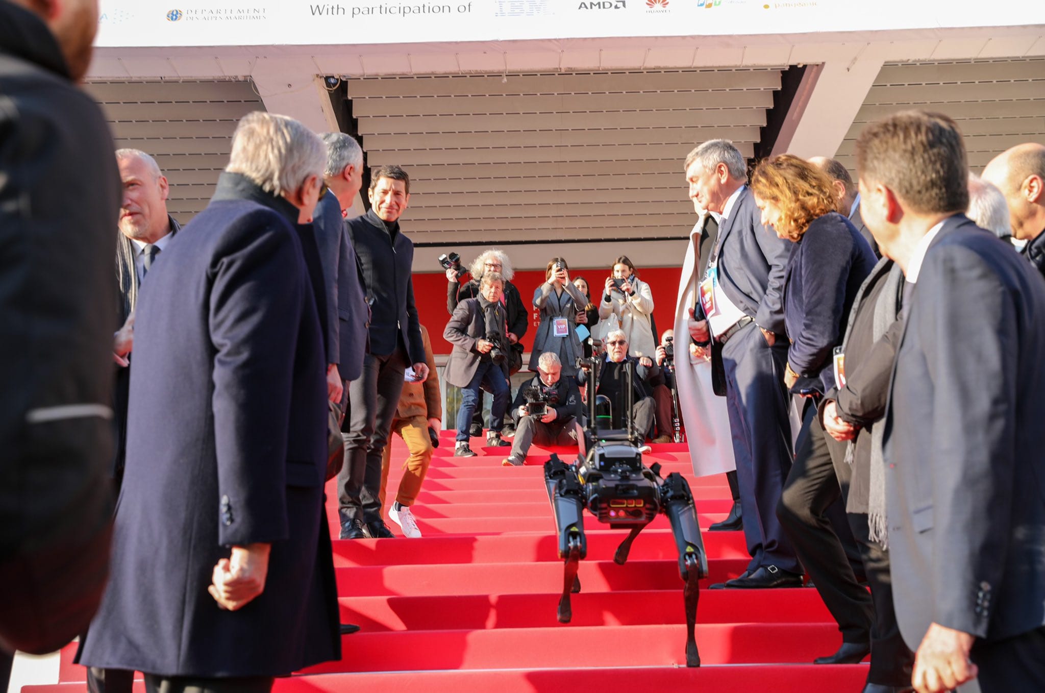 WAICF : David Lisnard inaugure la 2ème édition du salon international dédié à l'Intelligence Artificielle