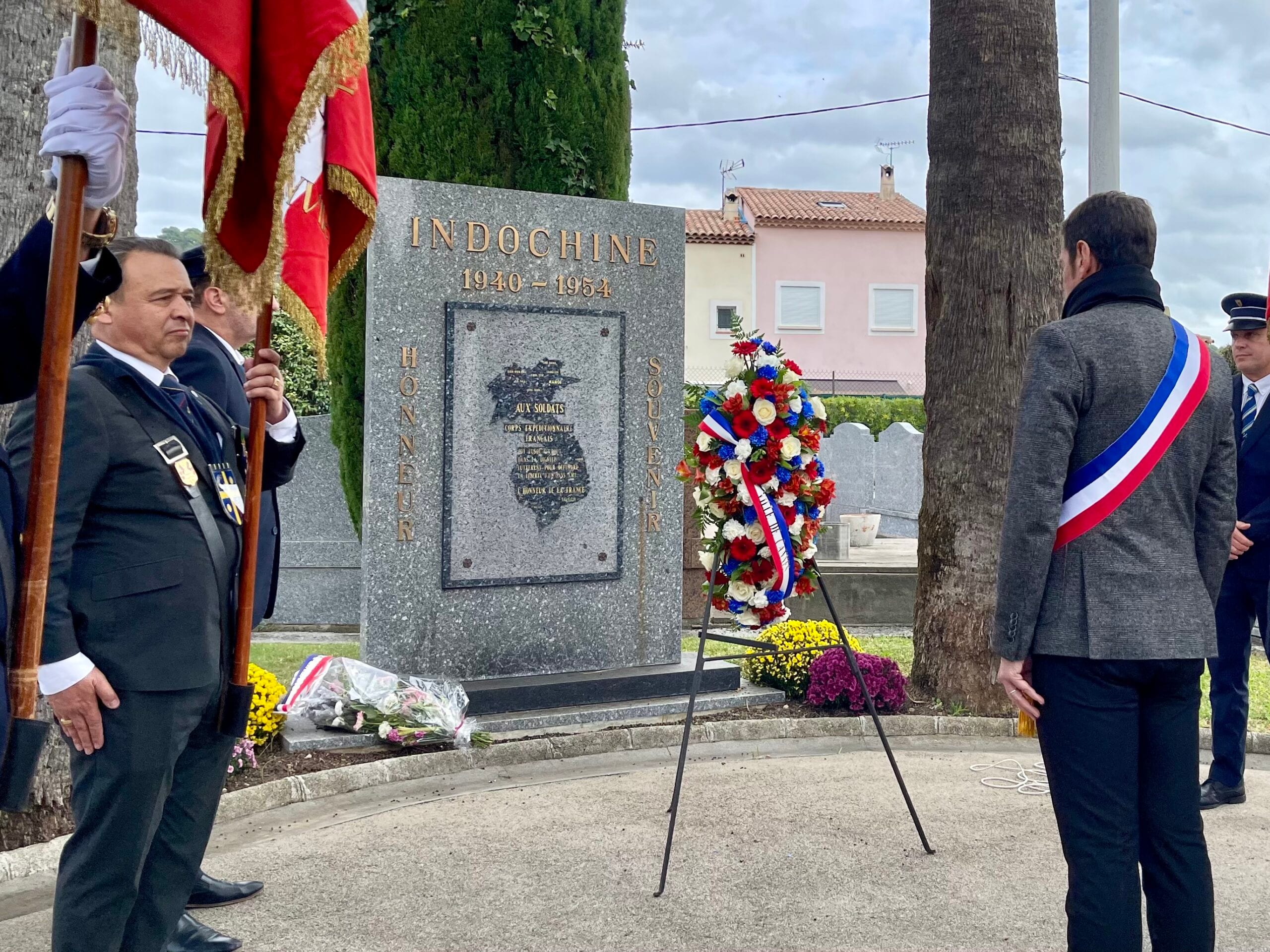 David Lisnard préside les cérémonies en hommage aux combattants morts pour la France