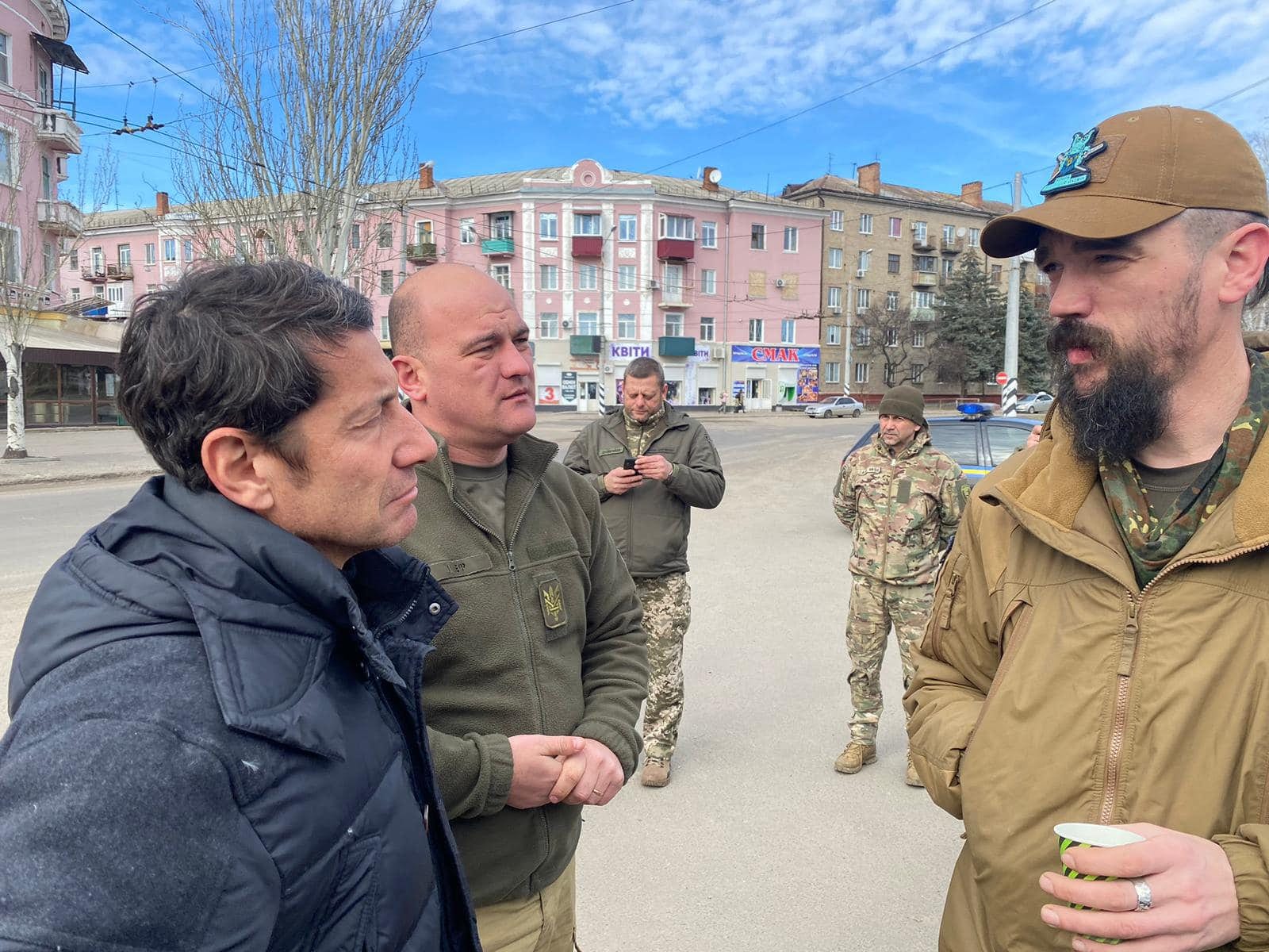 David Lisnard sur le terrain en Ukraine, dont dans le Donbass, deux ans après l’agression russe