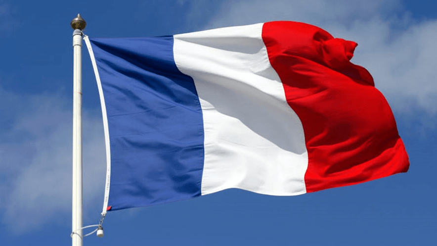 Sauver les institutions et préserver la France avant l'alternance