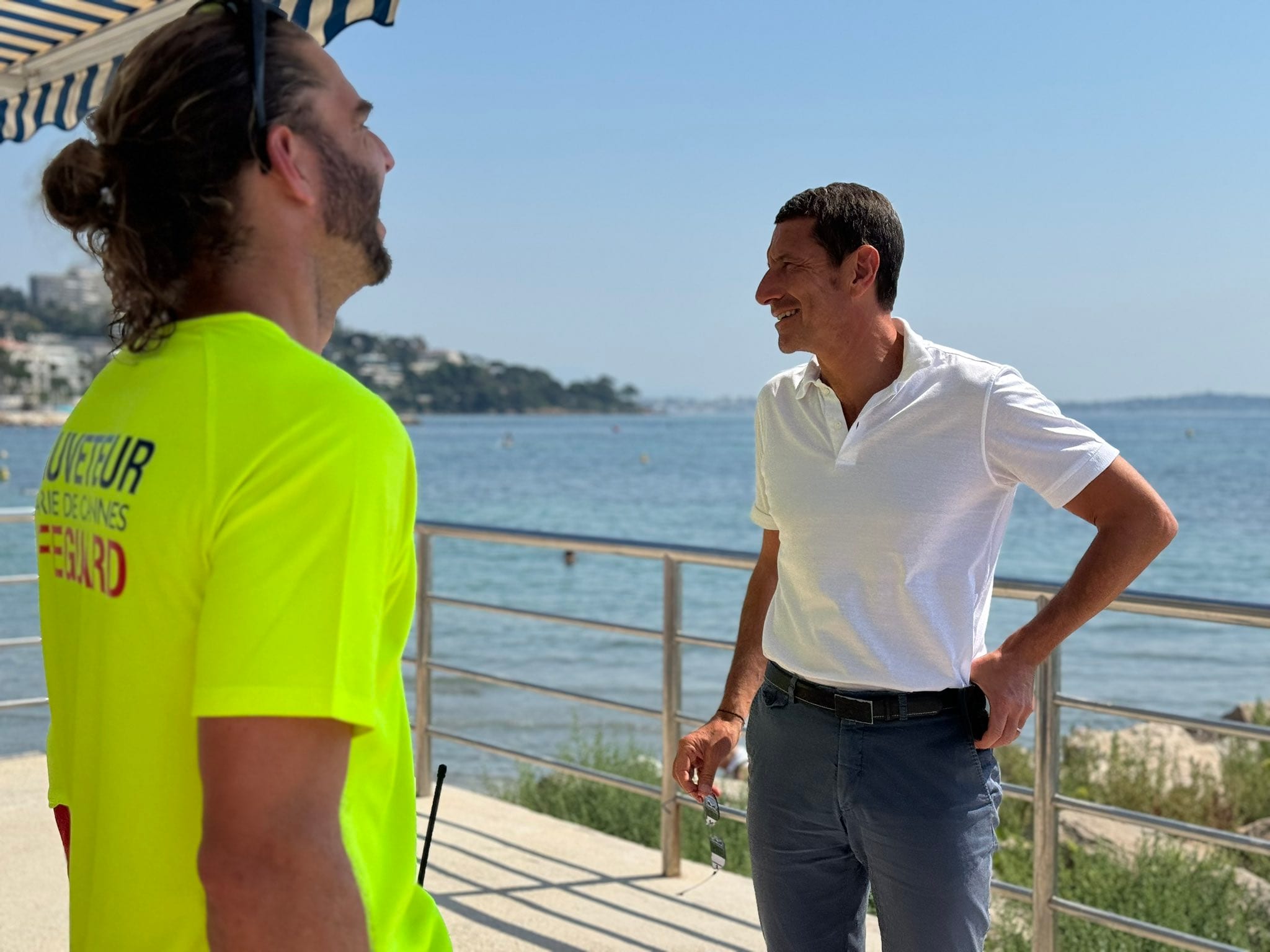 David Lisnard a salué les agents et saisonniers des postes de secours du littoral cannois