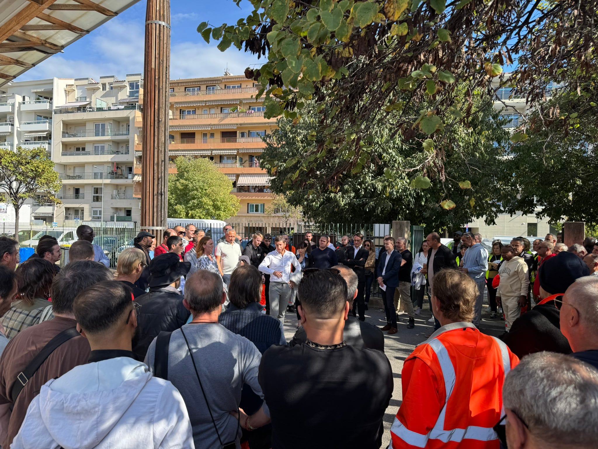 David Lisnard auprès des agents de la Propreté Urbaine de Cannes