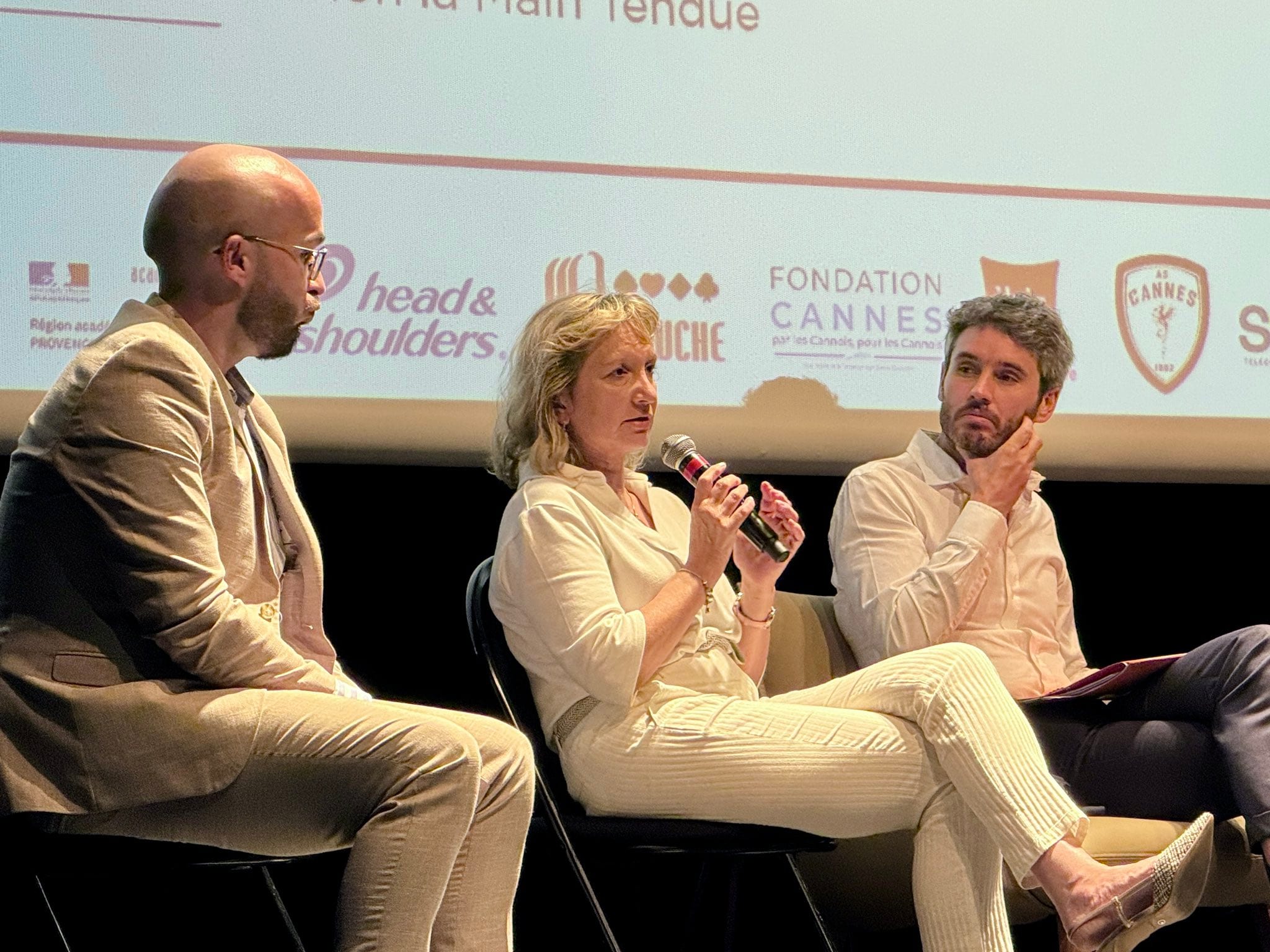 La Mairie de Cannes et l'association Marion la main tendue ont organisé un grand colloque pour lutter contre le harcèlement scolaire