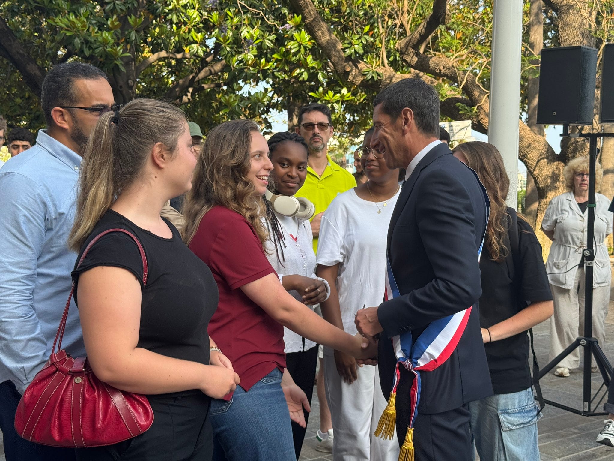 Cannes : 70 jeunes Cannois reçoivent leur première carte électorale des mains de David Lisnard