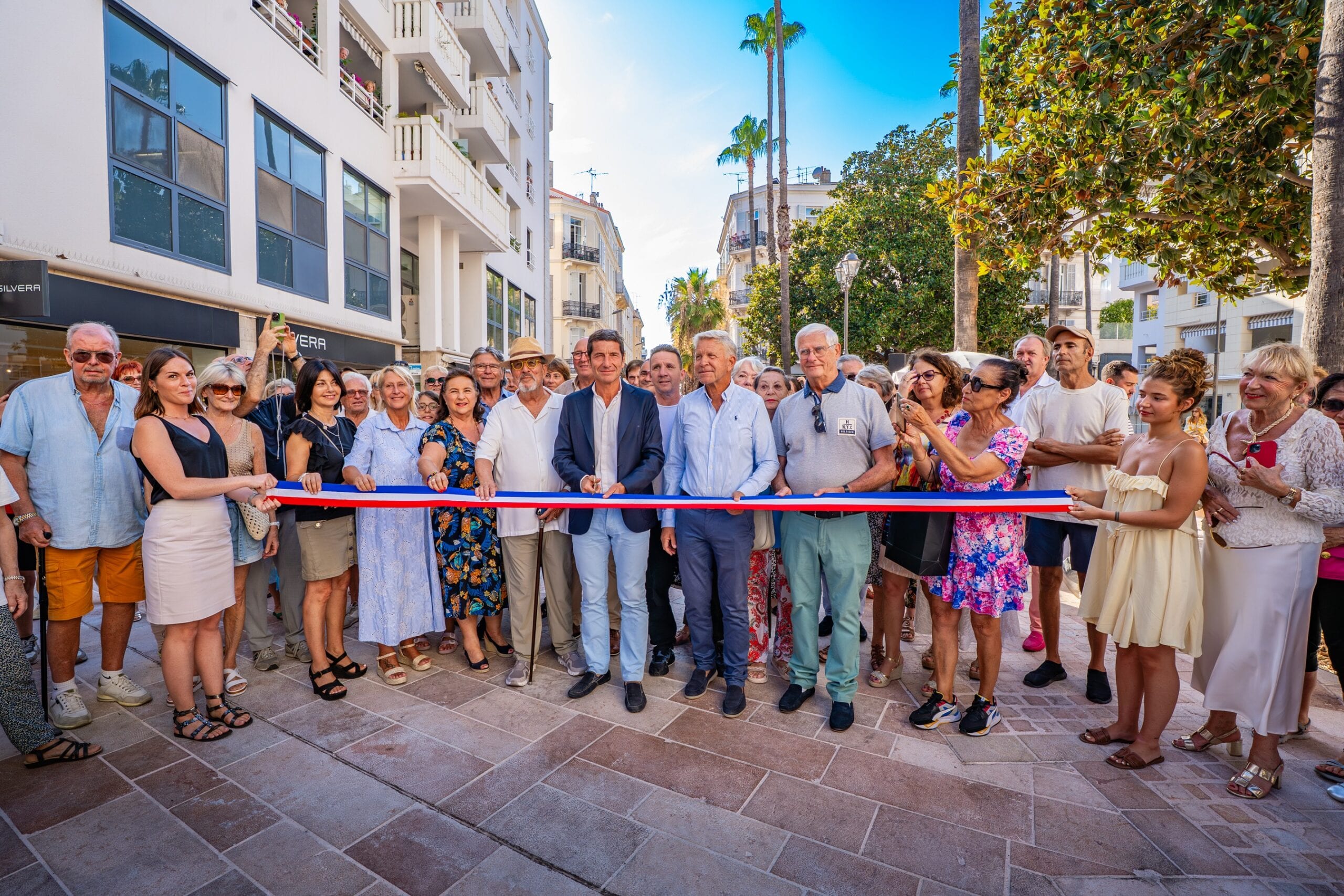 Cannes : la place du Commandant Lamy retrouve tout son éclat