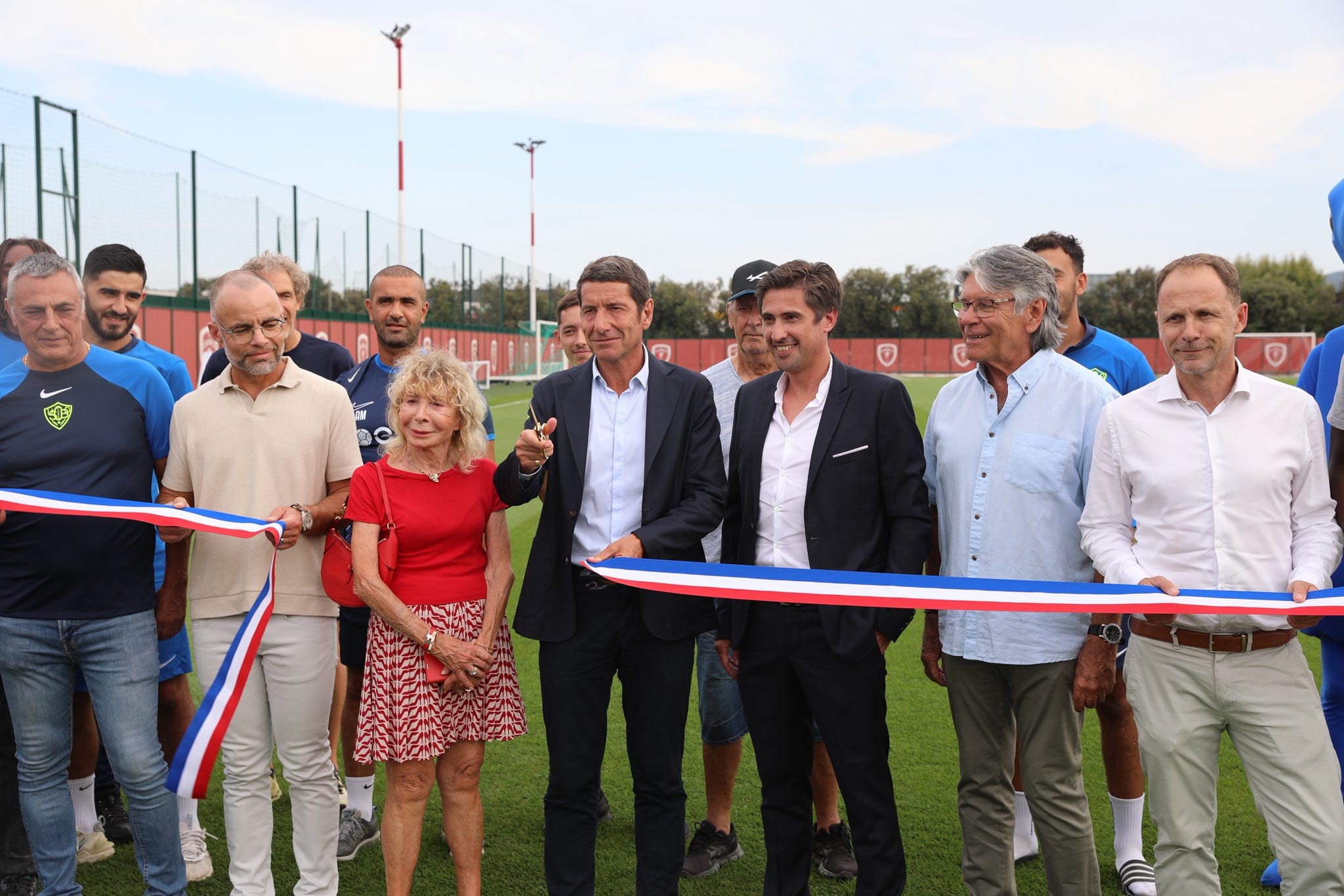 Le stade des Mûriers III dévoile sa nouvelle pelouse hybride dernière génération