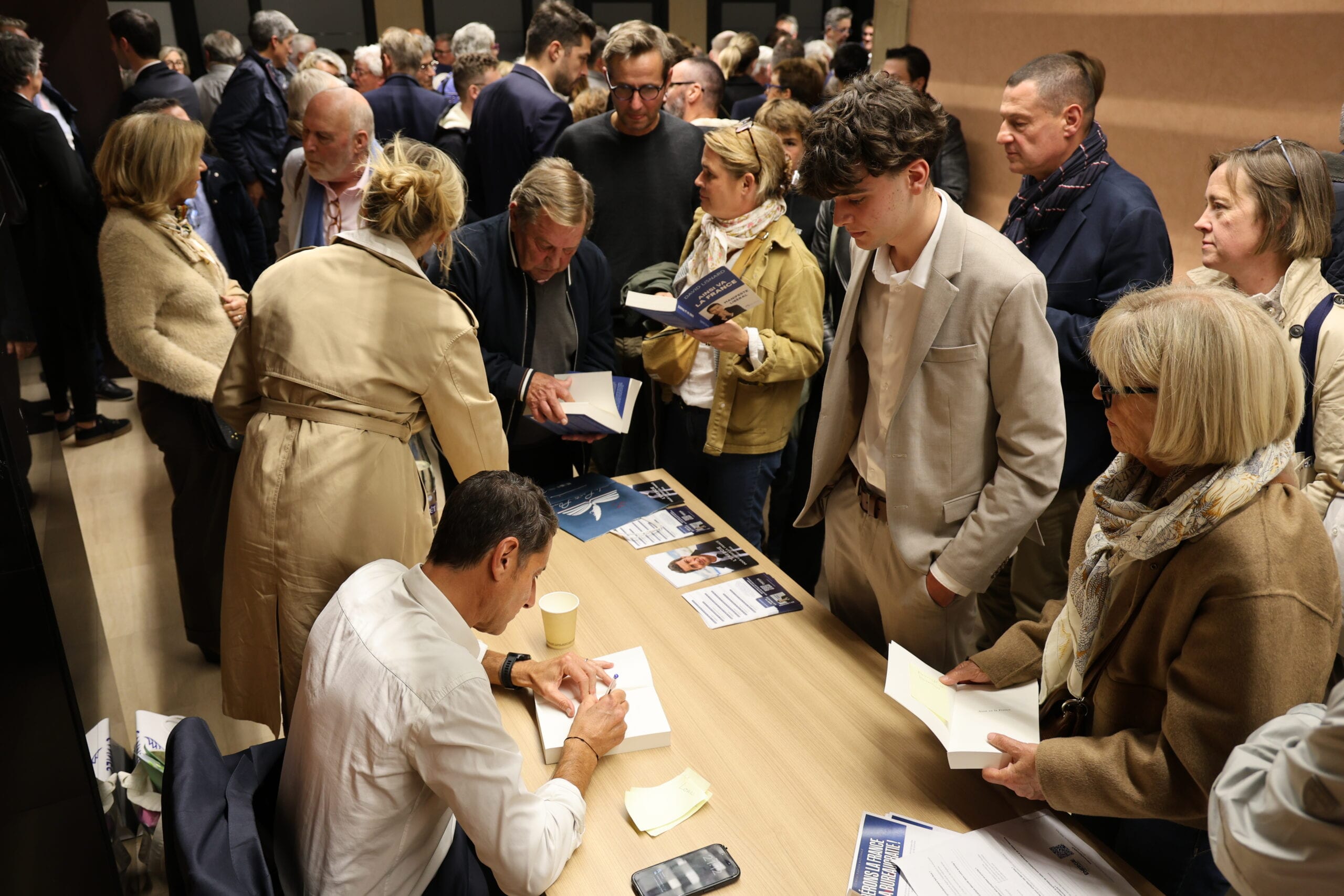 « La seule issue, c’est la démission du président »