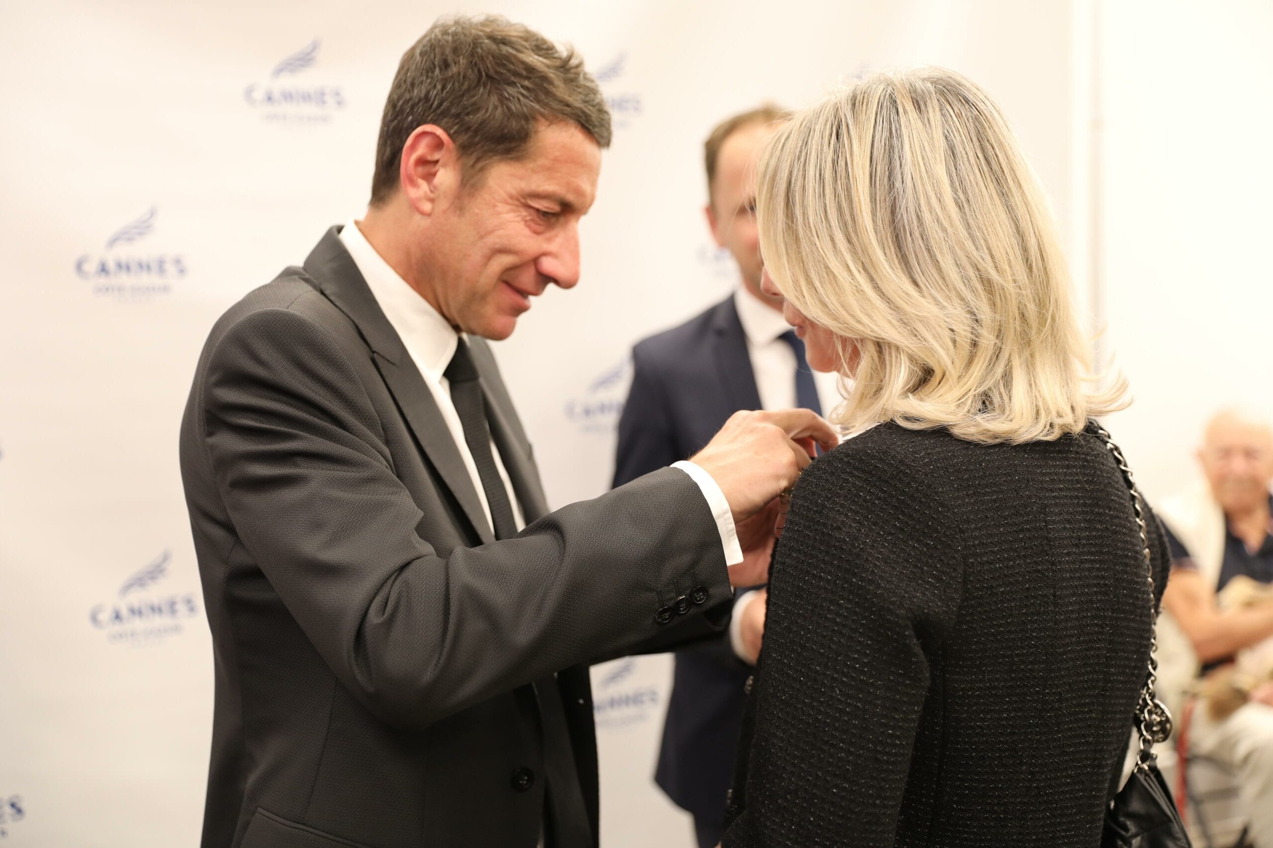 À Cannes, la cérémonie des médailles d’honneur du travail célèbre l’engagement et la fierté professionnelle