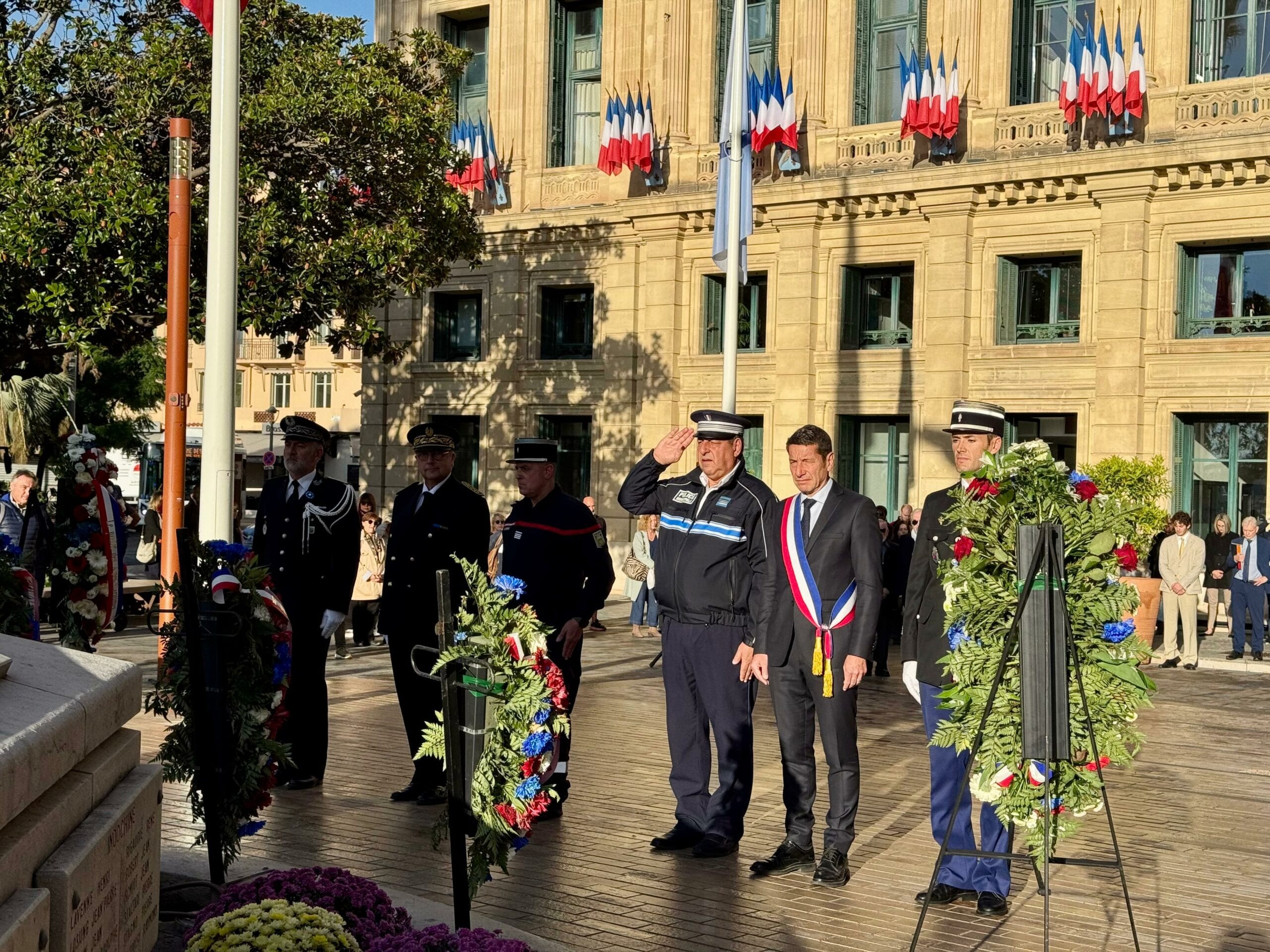 Cannes se recueille en hommage aux victimes du 13 Novembre, dix ans après